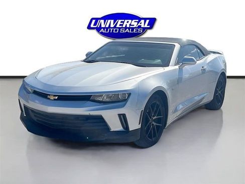 Used 2017 Chevrolet Camaro LT RWD image 3