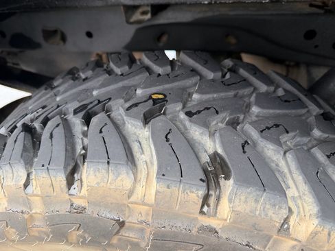 Used 2013 Ford F150 FX4 w/ Mid Equipment Group AWD/4WD image 6