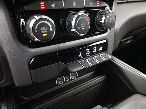 Used 2025 RAM 1500 Big Horn image 24