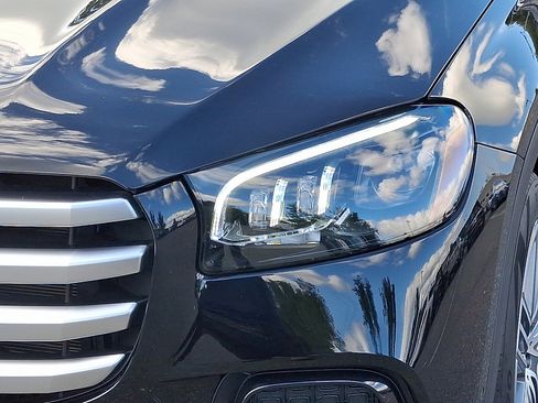 Certified 2025 Mercedes-Benz GLS 450 4MATIC image 9