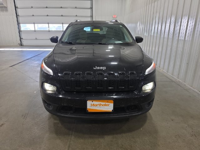Used 2017 Jeep Cherokee Limited AWD/4WD image 3