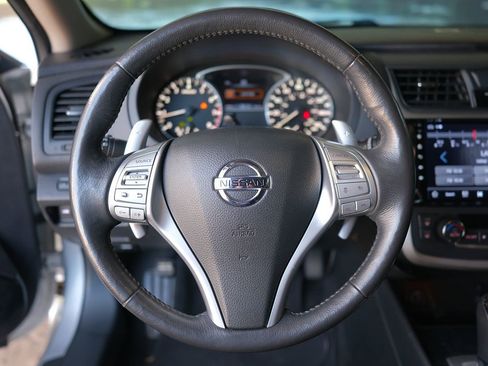 Used 2016 Nissan Altima 3.5 SL w/ 3.5 Technology Package image 14