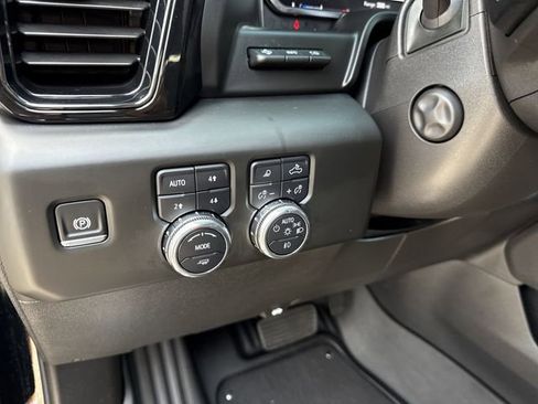 Used 2025 GMC Sierra 1500 AT4 w/ AT4 Premium Package AWD/4WD image 39