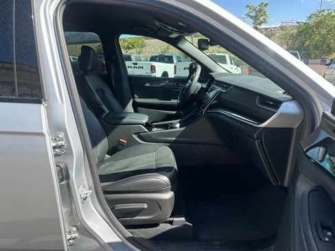 Certified 2023 Jeep Grand Cherokee Altitude AWD/4WD image 15