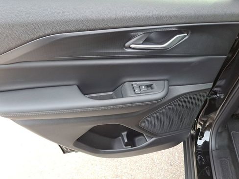 New 2025 Jeep Grand Cherokee Altitude image 16