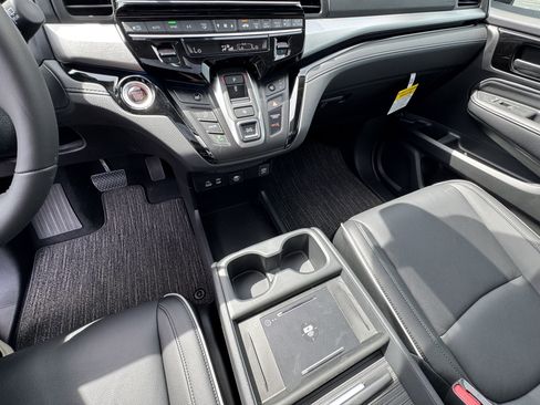 New 2026 Honda Odyssey Touring image 20