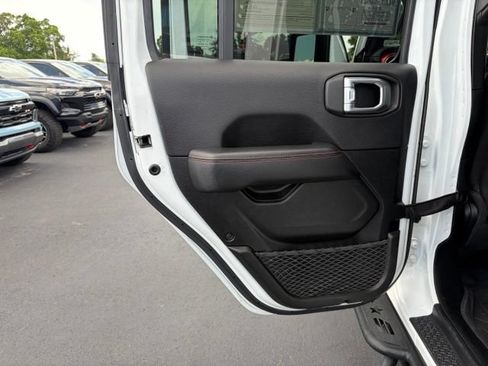 Used 2022 Jeep Gladiator Rubicon w/ LED Lighting Group AWD/4WD image 14