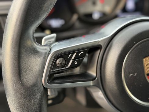 Used 2018 Porsche Macan S image 25