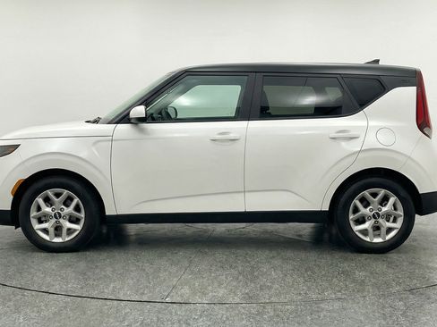 Used 2025 Kia Soul LX w/ LX Technology Package FWD image 5