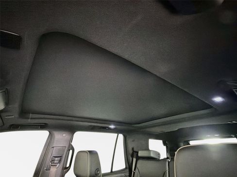 Certified 2022 GMC Yukon SLT w/ SLT Premium Package AWD/4WD image 14