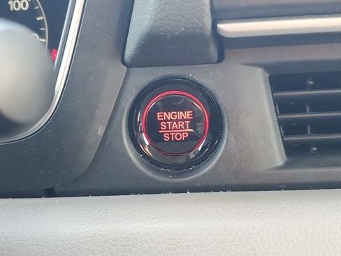 Used 2023 Honda Pilot Touring image 29