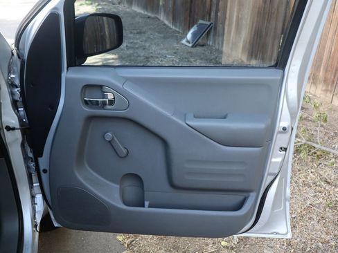 Used 2016 Nissan Frontier S AWD/4WD image 26