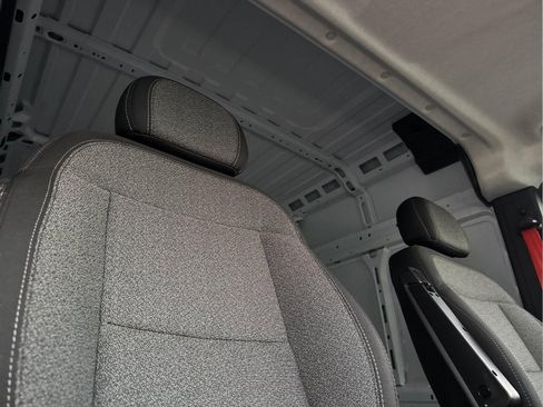 Used 2025 RAM ProMaster 2500 w/ Convenience Group image 16