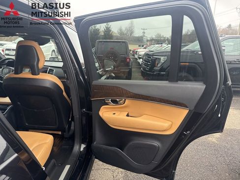 Used 2016 Volvo XC90 T6 Momentum w/ Momentum Plus Package AWD/4WD image 20