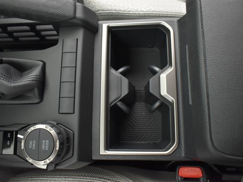 Used 2025 Toyota 4Runner SR5 AWD/4WD image 18