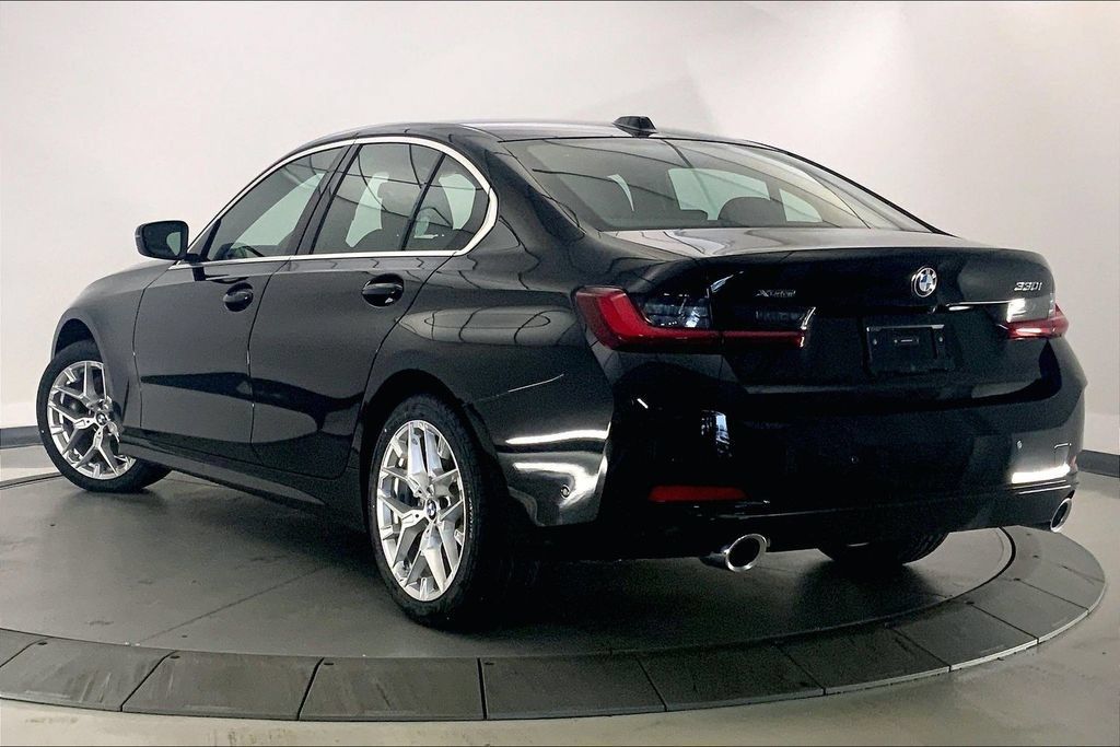 Certified 2025 BMW 330i xDrive Sedan w/ Premium Package AWD/4WD image 10