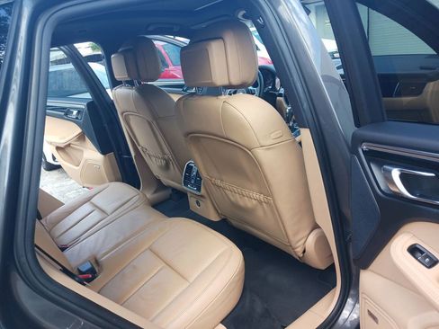 Used 2017 Porsche Macan AWD/4WD image 37