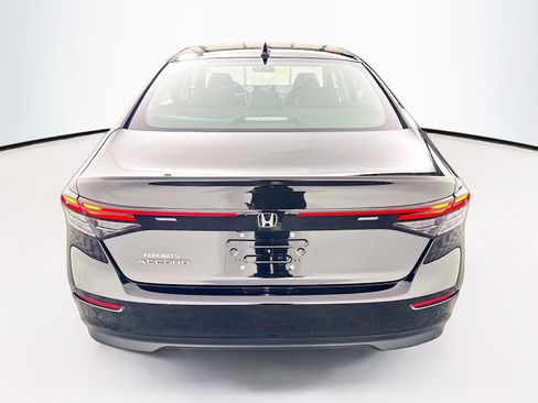 Used 2023 Honda Accord EX image 12