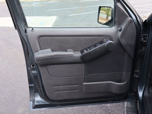 Used 2010 Ford Explorer Sport Trac XLT image 23