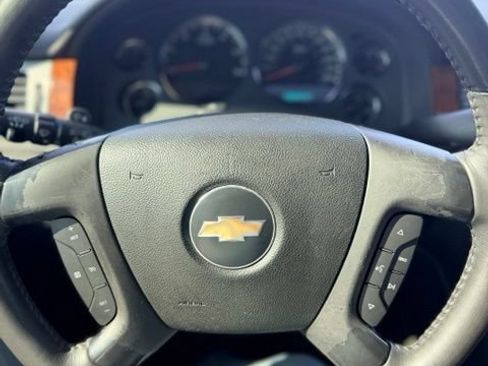 Used 2007 Chevrolet Tahoe LTZ w/ LTZ Preferred Equipment Group RWD image 16