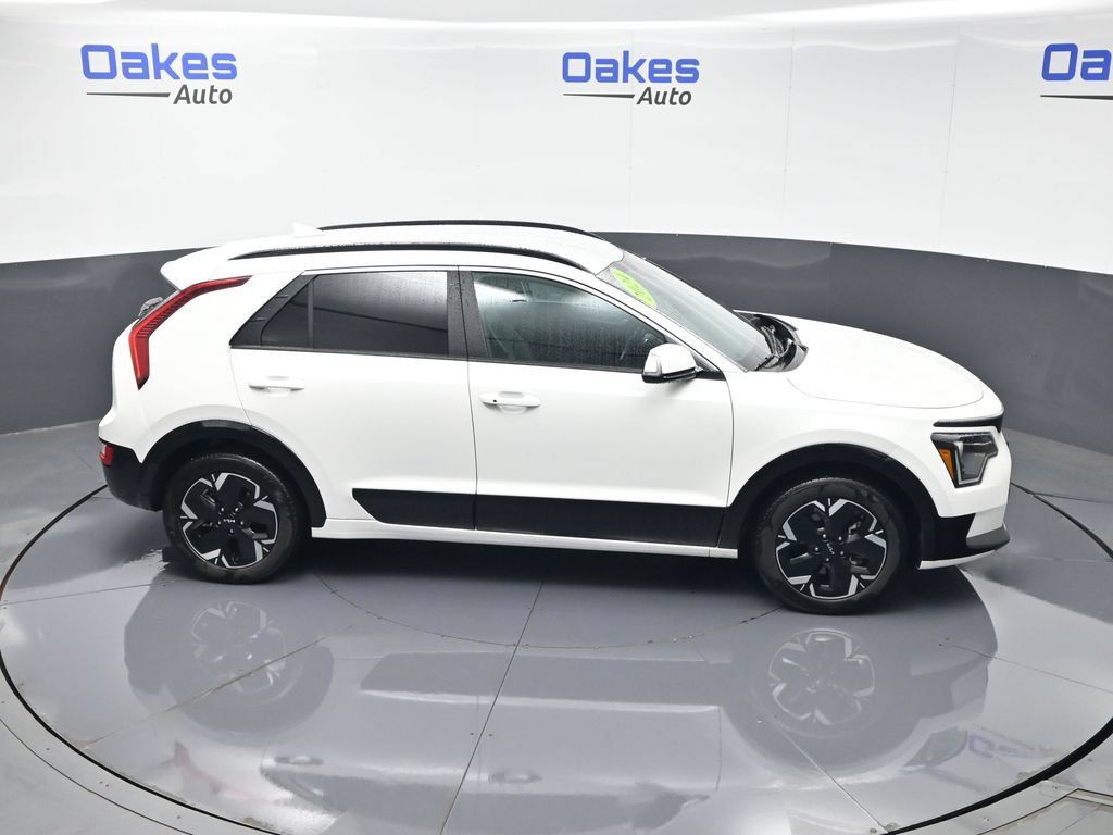 Certified 2024 Kia Niro Wind w/ Wind Preserve Package FWD image 54