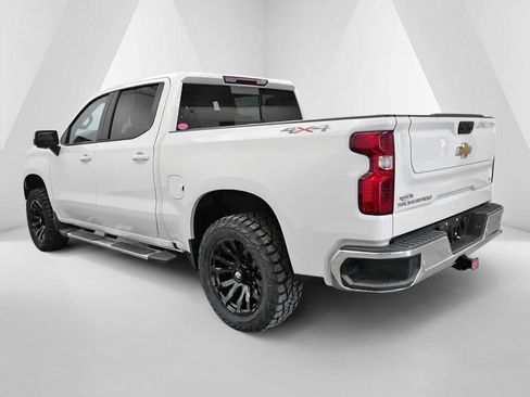 Used 2024 Chevrolet Silverado 1500 LT AWD/4WD image 5