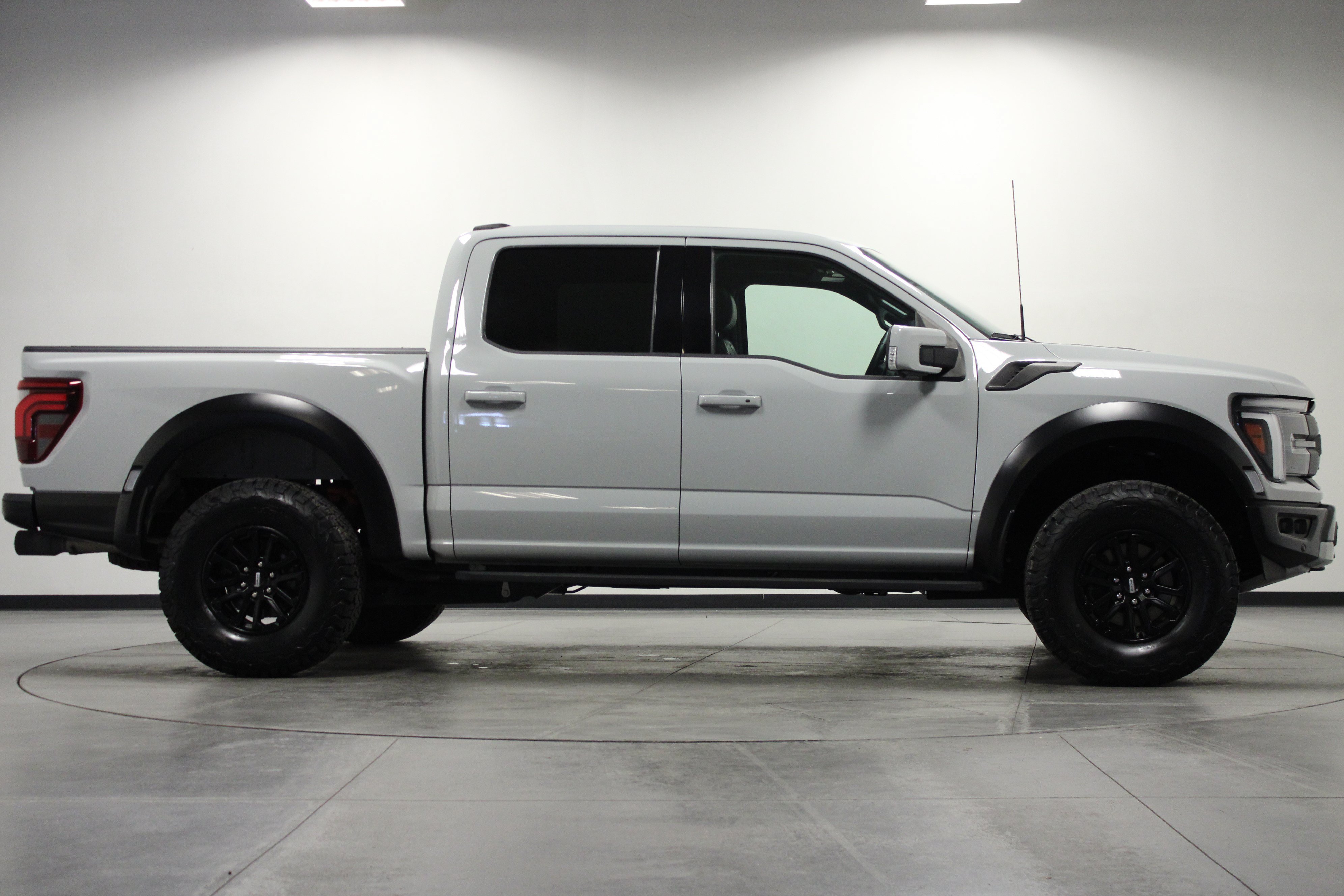 Used 2024 Ford F150 Raptor AWD/4WD image 3