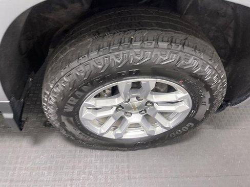 Used 2023 Chevrolet Silverado 1500 LT AWD/4WD image 19