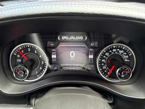 Used 2024 RAM 1500 Laramie AWD/4WD image 28