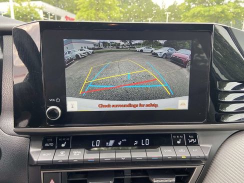 Used 2025 Toyota Camry SE w/ Convenience Package FWD image 22