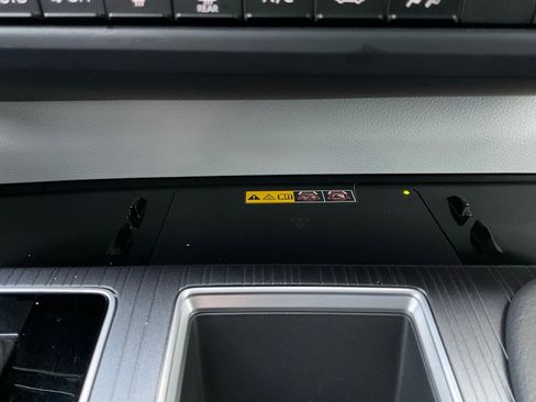 Used 2025 Toyota Sienna XLE image 27