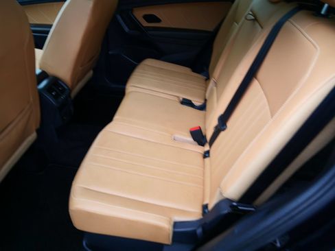 Used 2023 Volkswagen Tiguan SE AWD/4WD image 20