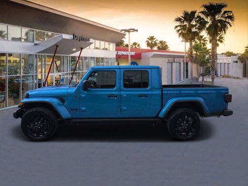 Certified 2025 Jeep Gladiator Mojave AWD/4WD image 6