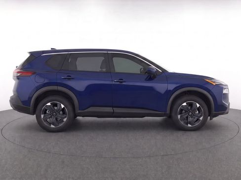 Used 2024 Nissan Rogue SV AWD/4WD image 6