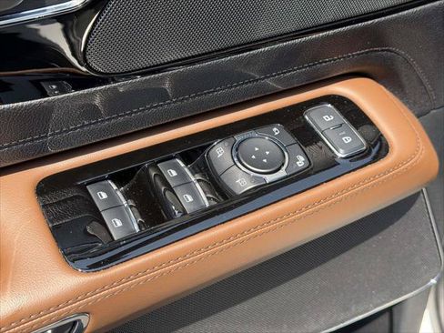 Used 2024 Lincoln Aviator Reserve w/ Elements Package Plus AWD/4WD image 18