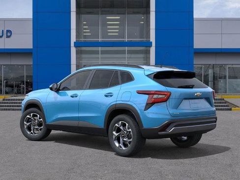 New 2026 Chevrolet Trax LT w/ Driver Confidence Package FWD image 3