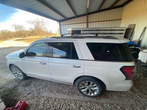 Used 2019 Ford Expedition Platinum image 4