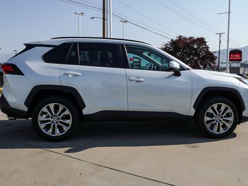 Certified 2025 Toyota RAV4 XLE Premium AWD/4WD image 9