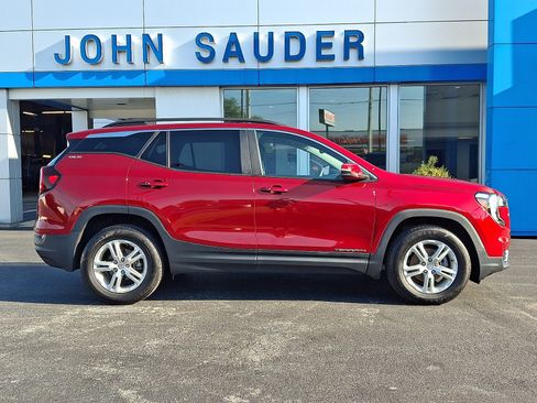 Used 2023 GMC Terrain SLE w/ Driver Convenience Package AWD/4WD image 7