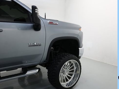 Used 2024 Chevrolet Silverado 2500 LT w/ Texas Edition image 12