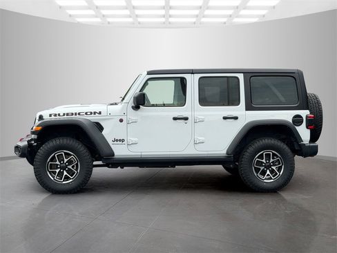 Used 2024 Jeep Wrangler Unlimited Rubicon image 2