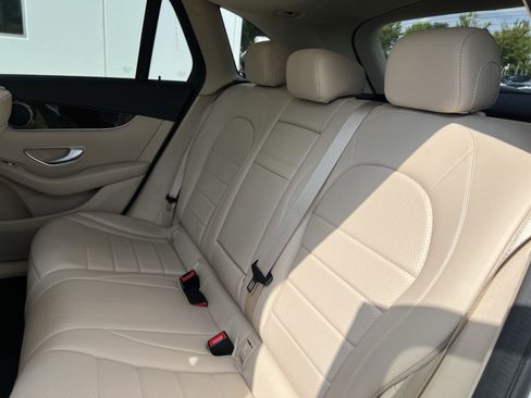 Certified 2022 Mercedes-Benz GLC 300 image 33