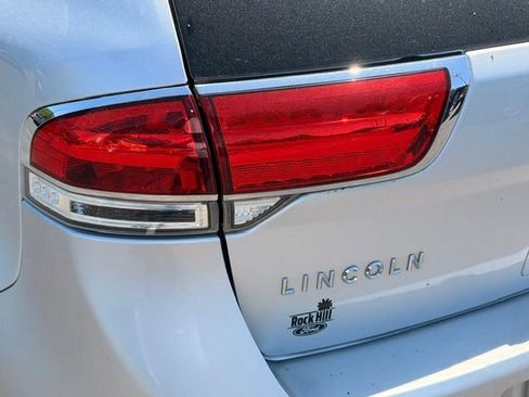 Used 2013 Lincoln MKX AWD image 17