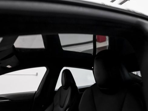 Used 2023 Tesla Model S image 5