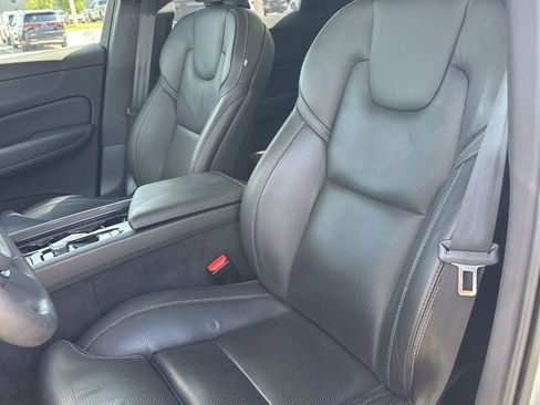 Used 2023 Volvo XC60 B5 Ultimate w/ Protection Package Premier FWD image 20