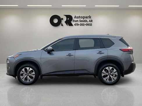 Used 2023 Nissan Rogue SV w/ SV Premium B Package FWD image 3