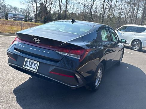 New 2026 Hyundai Elantra SE image 5