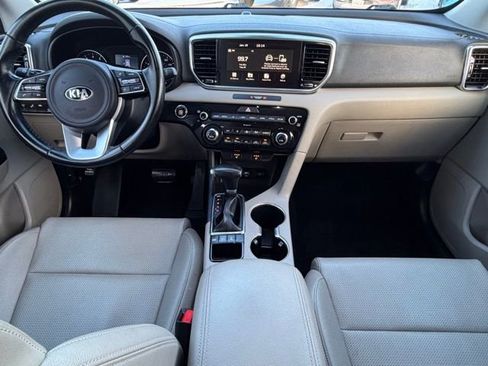 Used 2022 Kia Sportage EX image 11