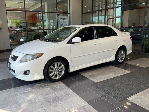 Used 2010 Toyota Corolla S FWD image 3