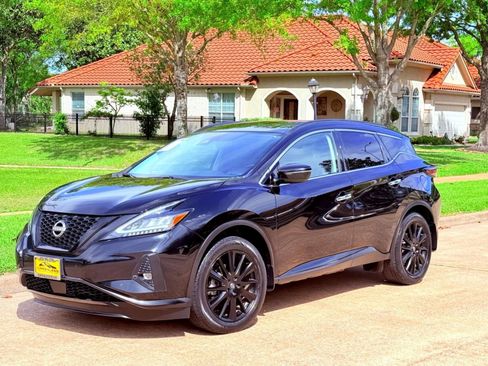 Used 2023 Nissan Murano SV w/ SV Midnight Edition Package FWD image 3